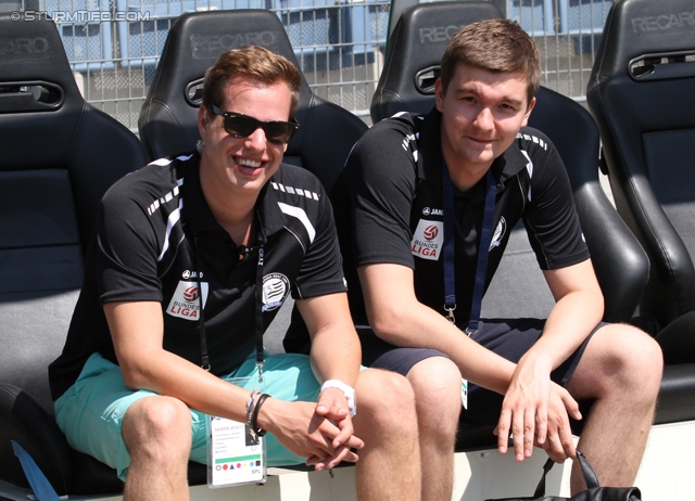 Sturm Graz Ankick 2012
Oesterreichische Fussball Bundesliga, SK Sturm Graz Ankick 2012, Stadion Liebenau Graz, 07.07.2012.

Foto zeigt Philipp Lackner (Mitarbeiter Sturm) und Christoph Regger (Kommunikationsleiter Sturm)
