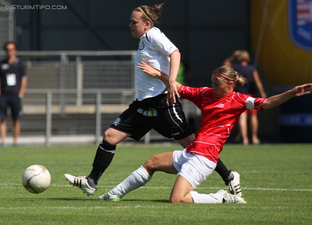 Sturm Graz Ankick 2012
Oesterreichische Fussball Bundesliga, SK Sturm Graz Ankick 2012, Sturm Damen - FC St. Veit Damen, Stadion Liebenau Graz, 07.07.2012.

Foto zeigt Stephanie Schachner (Sturm Damen)
