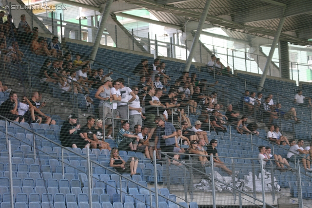 Sturm Graz Ankick 2012
Oesterreichische Fussball Bundesliga, SK Sturm Graz Ankick 2012, Sturm Damen - FC St. Veit Damen, Stadion Liebenau Graz, 07.07.2012.

Foto zeigt Fans von Sturm
