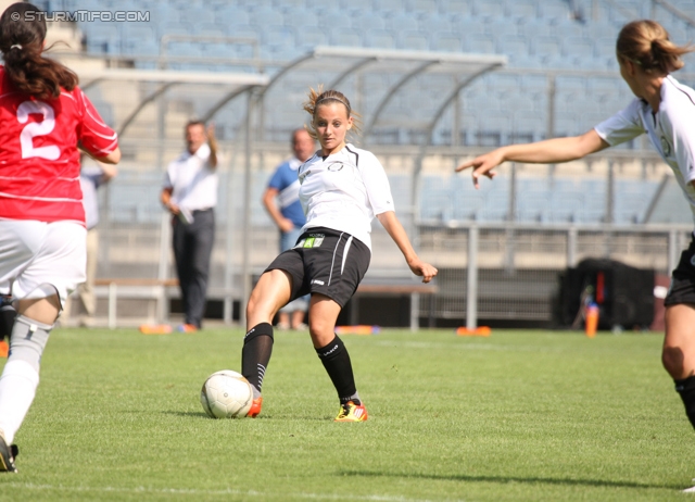 Sturm Graz Ankick 2012
Oesterreichische Fussball Bundesliga, SK Sturm Graz Ankick 2012, Sturm Damen - FC St. Veit Damen, Stadion Liebenau Graz, 07.07.2012.

Foto zeigt Katharina Traussnigg (Sturm Damen)
