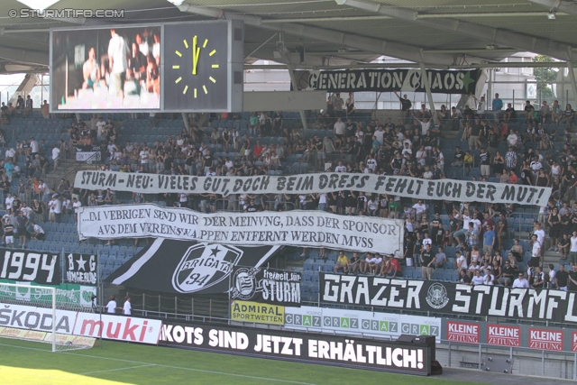 Sturm Graz Ankick 2012
Oesterreichische Fussball Bundesliga, SK Sturm Graz Ankick 2012, Stadion Liebenau Graz, 07.07.2012.

Foto zeigt Fans von Sturm mit einem Spruchband
