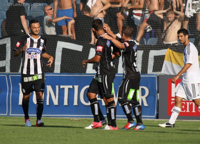 Sturm Graz Ankick 2012
Oesterreichische Fussball Bundesliga, SK Sturm Graz Ankick 2012, SK Sturm Graz - Partizan Belgrad, Stadion Liebenau Graz, 07.07.2012.

Foto zeigt Darko Bodul (Sturm), Imre Szabics (Sturm), Haris Bukva (Sturm) und Christoph Kroepfl (Sturm)
Schlüsselwörter: torjubel