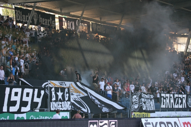 Sturm Graz Ankick 2012
Oesterreichische Fussball Bundesliga, SK Sturm Graz Ankick 2012, SK Sturm Graz - Partizan Belgrad, Stadion Liebenau Graz, 07.07.2012.

Foto zeigt Fans von Sturm
Schlüsselwörter: pyrotechnik