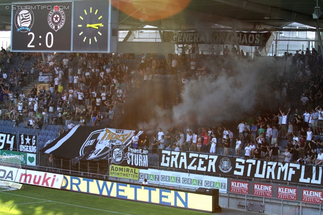 Sturm Graz Ankick 2012
Oesterreichische Fussball Bundesliga, SK Sturm Graz Ankick 2012, SK Sturm Graz - Partizan Belgrad, Stadion Liebenau Graz, 07.07.2012.

Foto zeigt Fans von Sturm
Schlüsselwörter: pyrotechnik