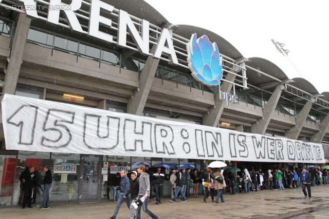 Sturm Graz - Salzburg
Oesterreichische Fussball Bundesliga, 1. Runde,  SK Sturm Graz - FC RB Salzburg, Stadion Liebenau Graz, 21.07.2012. 

Foto zeigt eine Aussenansicht vom Stadion Liebenau mit einem Spruchband
