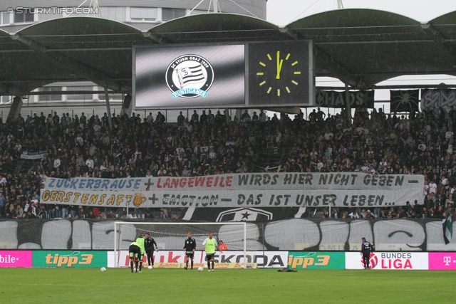 Sturm Graz - Salzburg
Oesterreichische Fussball Bundesliga, 1. Runde,  SK Sturm Graz - FC RB Salzburg, Stadion Liebenau Graz, 21.07.2012. 

Foto zeigt Fans von Sturm mit einem Spruchband
