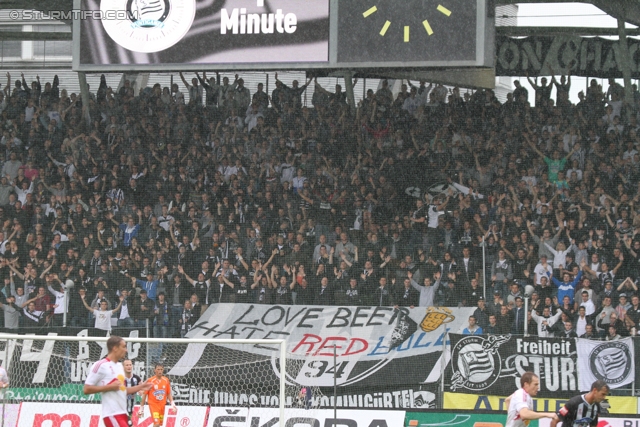 Sturm Graz - Salzburg
Oesterreichische Fussball Bundesliga, 1. Runde,  SK Sturm Graz - FC RB Salzburg, Stadion Liebenau Graz, 21.07.2012. 

Foto zeigt Fans von Sturm mit einem Spruchband
