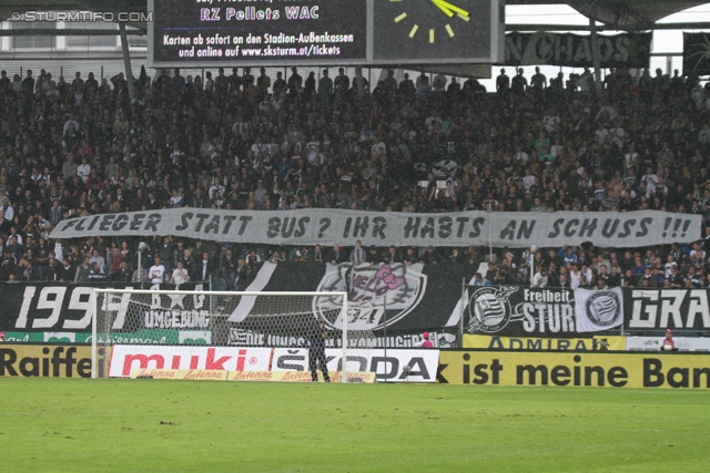 Sturm Graz - Salzburg
Oesterreichische Fussball Bundesliga, 1. Runde,  SK Sturm Graz - FC RB Salzburg, Stadion Liebenau Graz, 21.07.2012. 

Foto Fans von Sturm mit einem Spruchband 
