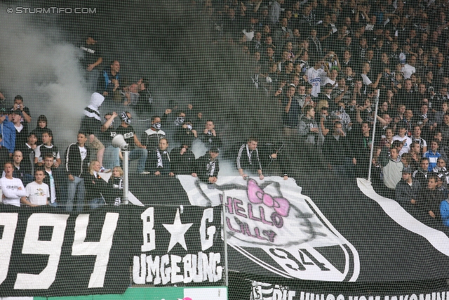 Sturm Graz - Salzburg
Oesterreichische Fussball Bundesliga, 1. Runde,  SK Sturm Graz - FC RB Salzburg, Stadion Liebenau Graz, 21.07.2012. 

Foto zeigt Fans von Sturm
Schlüsselwörter: pyrotechnik