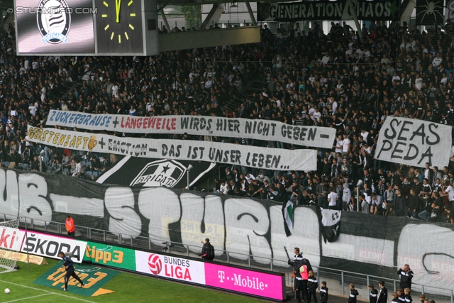 Sturm Graz - Salzburg
Oesterreichische Fussball Bundesliga, 1. Runde,  SK Sturm Graz - FC RB Salzburg, Stadion Liebenau Graz, 21.07.2012. 

Foto zeigt Fans von Sturm mit einem Spruchband
