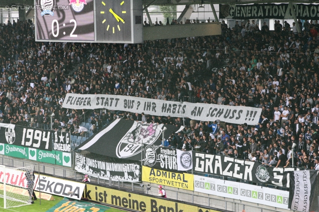 Sturm Graz - Salzburg
Oesterreichische Fussball Bundesliga, 1. Runde,  SK Sturm Graz - FC RB Salzburg, Stadion Liebenau Graz, 21.07.2012. 

Foto zeigt Fans von Sturm mit einem Spruchband
