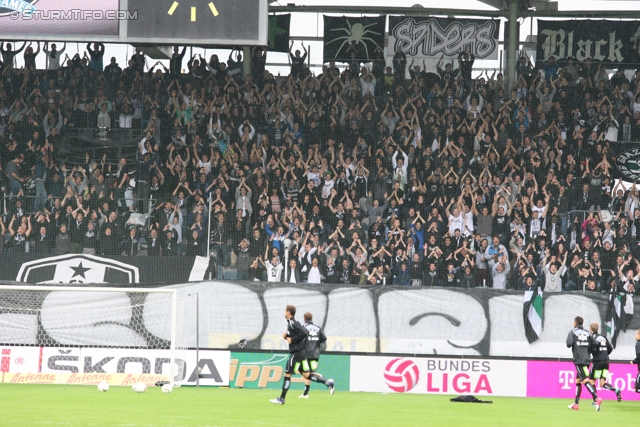 Sturm Graz - Salzburg
Oesterreichische Fussball Bundesliga, 1. Runde,  SK Sturm Graz - FC RB Salzburg, Stadion Liebenau Graz, 21.07.2012. 

Foto zeigt Spieler von Sturm und Fans von Sturm
