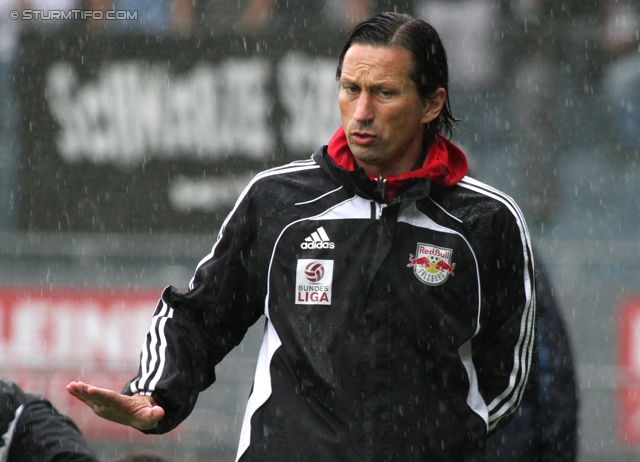 Sturm Graz - Salzburg
Oesterreichische Fussball Bundesliga, 1. Runde,  SK Sturm Graz - FC RB Salzburg, Stadion Liebenau Graz, 21.07.2012. 

Foto zeigt Roger Schmidt (Cheftrainer Salzburg)
