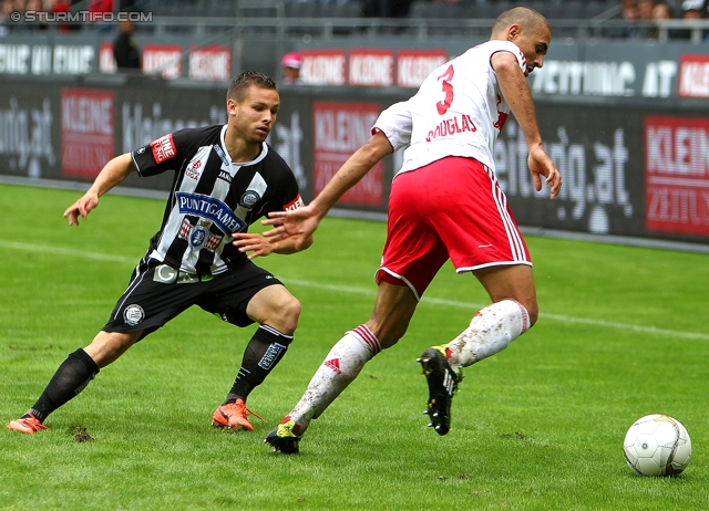 Sturm Graz - Salzburg
Oesterreichische Fussball Bundesliga, 1. Runde,  SK Sturm Graz - FC RB Salzburg, Stadion Liebenau Graz, 21.07.2012. 

Foto zeigt David Schloffer (Sturm) und Douglas Da Silva (Salzburg)
