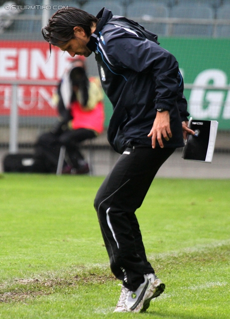 Sturm Graz - Salzburg
Oesterreichische Fussball Bundesliga, 1. Runde,  SK Sturm Graz - FC RB Salzburg, Stadion Liebenau Graz, 21.07.2012. 

Foto zeigt Peter Hyballa (Cheftrainer Sturm)
