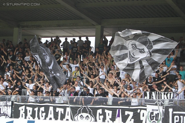 Austria Wien - Sturm Graz
Oesterreichische Fussball Bundesliga, 2. Runde,  FK Austria Wien - SK Sturm Graz, Franz-Horr-Stadion Wien, 28.07.2012. 

Foto zeigt Fans von Sturm
