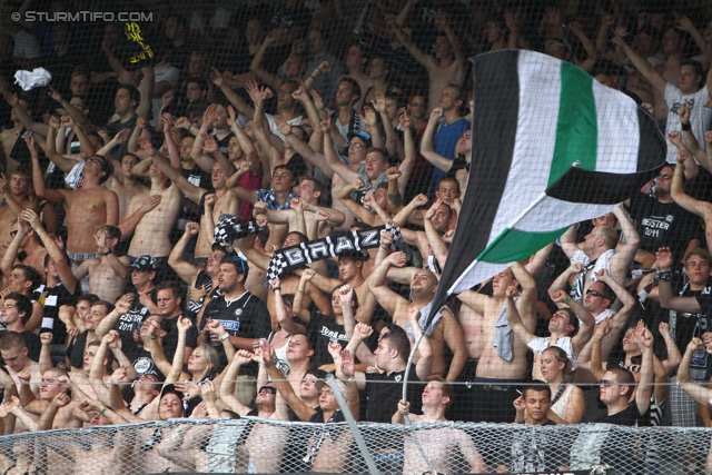 Austria Wien - Sturm Graz
Oesterreichische Fussball Bundesliga, 2. Runde,  FK Austria Wien - SK Sturm Graz, Franz-Horr-Stadion Wien, 28.07.2012. 

Foto zeigt Fans von Sturm
