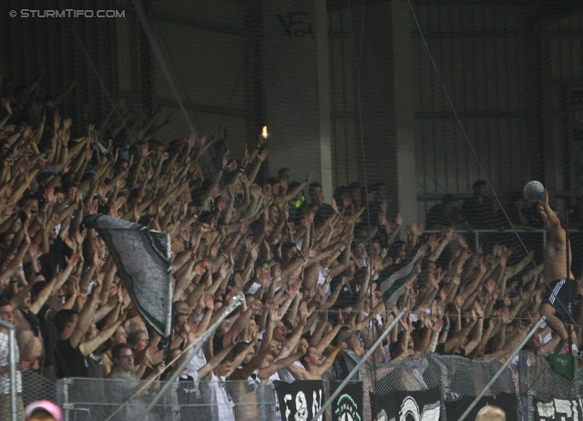 Austria Wien - Sturm Graz
Oesterreichische Fussball Bundesliga, 2. Runde,  FK Austria Wien - SK Sturm Graz, Franz-Horr-Stadion Wien, 28.07.2012. 

Foto zeigt Fans von Sturm
