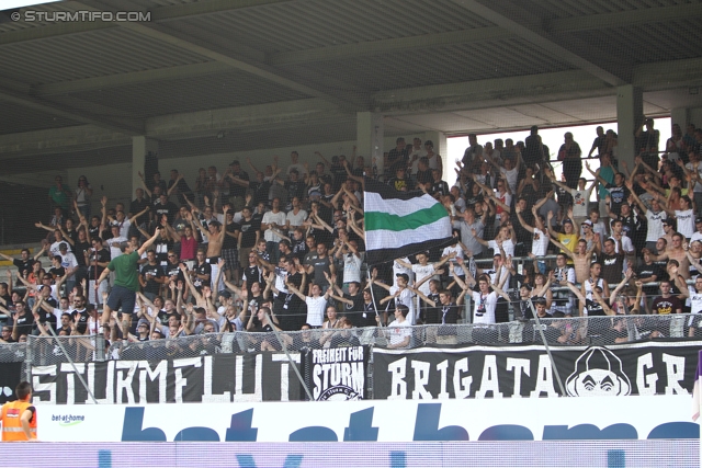 Austria Wien - Sturm Graz
Oesterreichische Fussball Bundesliga, 2. Runde,  FK Austria Wien - SK Sturm Graz, Franz-Horr-Stadion Wien, 28.07.2012. 

Foto zeigt Fans von Sturm
