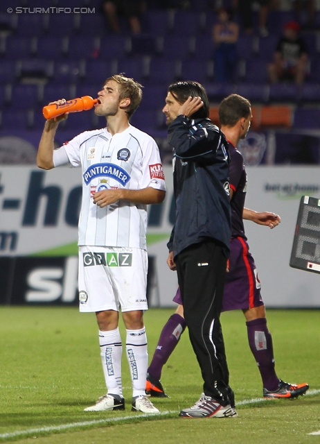 Austria Wien - Sturm Graz
Oesterreichische Fussball Bundesliga, 2. Runde,  FK Austria Wien - SK Sturm Graz, Franz-Horr-Stadion Wien, 28.07.2012. 

Foto zeigt Manuel Weber (Sturm) und Peter Hyballa (Cheftrainer Sturm)
