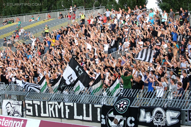 Mattersburg - Sturm Graz
Oesterreichische Fussball Bundesliga, 3. Runde,  SV Mattersburg - SK Sturm Graz, Pappelstadion Mattersburg, 04.08.2012. 

Foto zeigt Fans von Sturm
