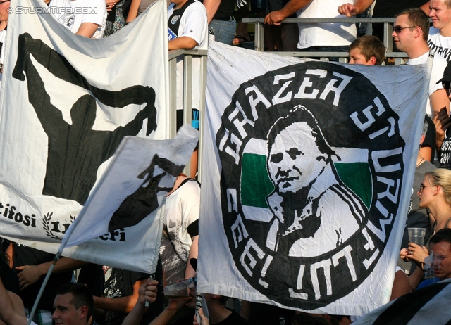 Mattersburg - Sturm Graz
Oesterreichische Fussball Bundesliga, 3. Runde,  SV Mattersburg - SK Sturm Graz, Pappelstadion Mattersburg, 04.08.2012. 

Foto zeigt Fans von Sturm
