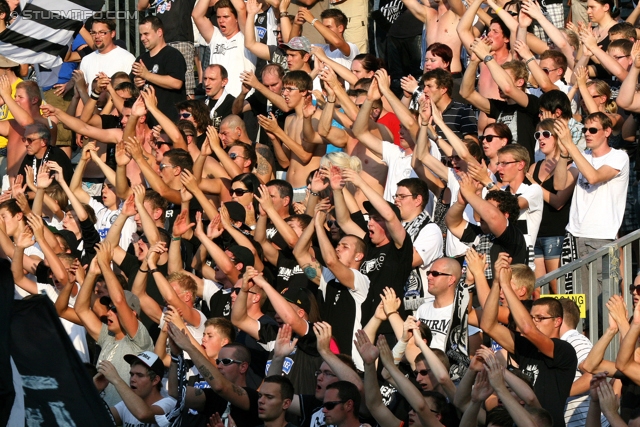 Mattersburg - Sturm Graz
Oesterreichische Fussball Bundesliga, 3. Runde,  SV Mattersburg - SK Sturm Graz, Pappelstadion Mattersburg, 04.08.2012. 

Foto zeigt Fans von Sturm
