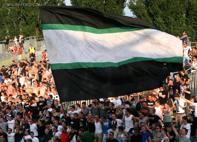 Mattersburg - Sturm Graz
Oesterreichische Fussball Bundesliga, 3. Runde,  SV Mattersburg - SK Sturm Graz, Pappelstadion Mattersburg, 04.08.2012. 

Foto zeigt Fans von Sturm
