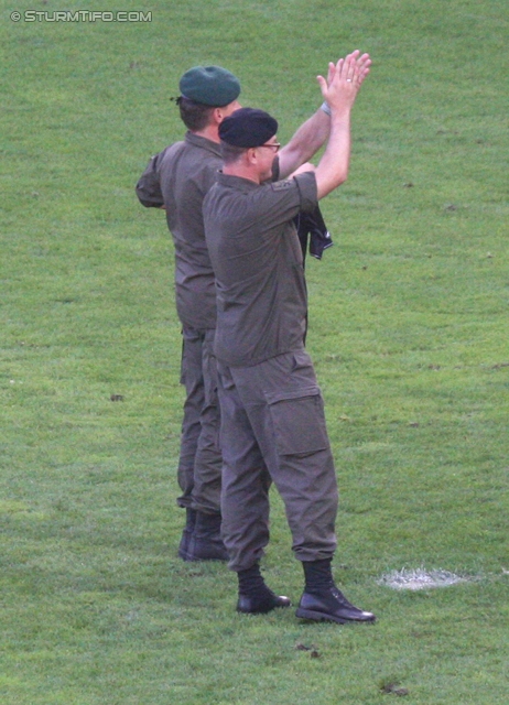 Sturm Graz - Wolfsberg
Oesterreichische Fussball Bundesliga, 4. Runde, SK Sturm Graz - Wolfsberger AC, Stadion Liebenau Graz, 11.08.2012. 

Foto zeigt Bundesheer-Offiziere
