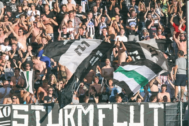 Rapid Wien - Sturm Graz
Oesterreichische Fussball Bundesliga, 5. Runde, SK Rapid Wien - SK Sturm Graz, Gerhard-Hanappi-Stadion Wien, 18.08.2012. 

Foto zeigt Fans von Sturm
