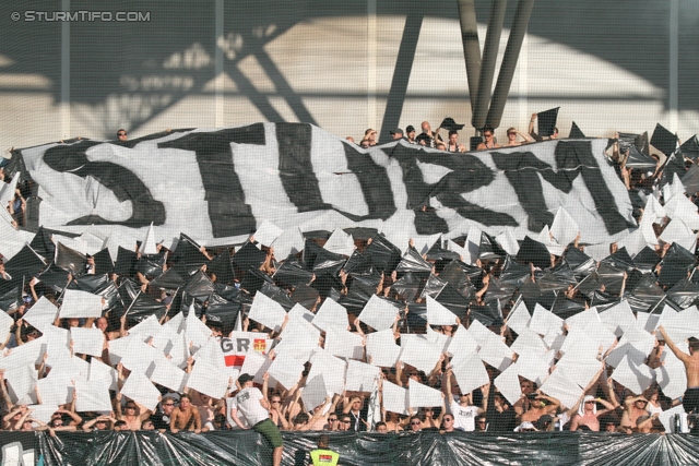 Rapid Wien - Sturm Graz
Oesterreichische Fussball Bundesliga, 5. Runde, SK Rapid Wien - SK Sturm Graz, Gerhard-Hanappi-Stadion Wien, 18.08.2012. 

Foto zeigt Fans von Sturm mit einer Choreografie
