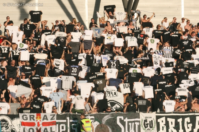 Rapid Wien - Sturm Graz
Oesterreichische Fussball Bundesliga, 5. Runde, SK Rapid Wien - SK Sturm Graz, Gerhard-Hanappi-Stadion Wien, 18.08.2012. 

Foto zeigt Fans von Sturm
