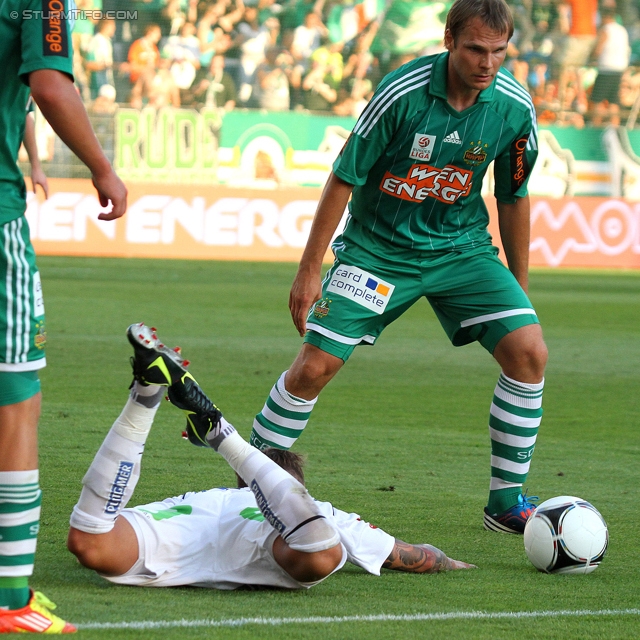 Rapid Wien - Sturm Graz
Oesterreichische Fussball Bundesliga, 5. Runde, SK Rapid Wien - SK Sturm Graz, Gerhard-Hanappi-Stadion Wien, 18.08.2012. 

Foto zeigt Philipp Huetter (Sturm) und Markus Heikkinen (Rapid)
Schlüsselwörter: foul