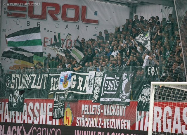 Ried - Sturm Graz
Oesterreichische Fussball Bundesliga, 7. Runde, SV Ried - SK Sturm Graz, Arena Ried, 01.09.2012. 

Foto zeigt Fans von Sturm
