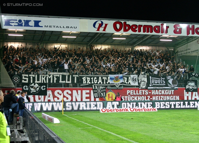 Ried - Sturm Graz
Oesterreichische Fussball Bundesliga, 7. Runde, SV Ried - SK Sturm Graz, Arena Ried, 01.09.2012. 

Foto zeigt Fans von Sturm
