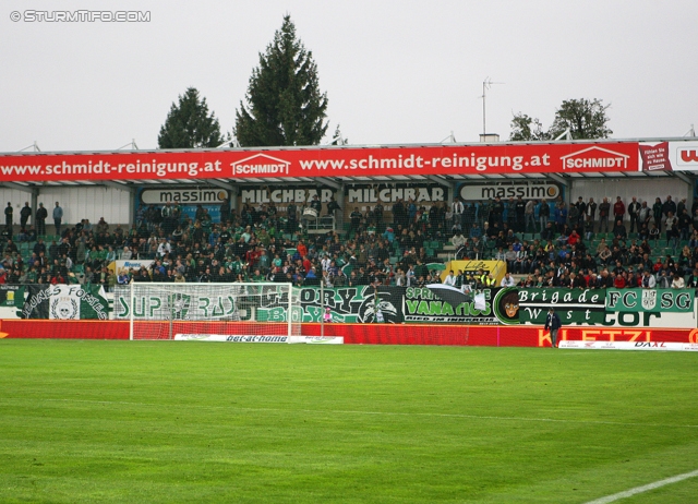 Ried - Sturm Graz
Oesterreichische Fussball Bundesliga, 7. Runde, SV Ried - SK Sturm Graz, Arena Ried, 01.09.2012. 

Foto zeigt Fans von Ried
