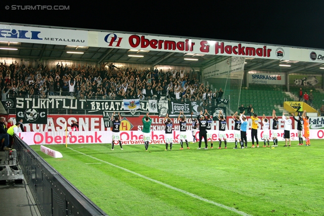 Ried - Sturm Graz
Oesterreichische Fussball Bundesliga, 7. Runde, SV Ried - SK Sturm Graz, Arena Ried, 01.09.2012. 

Foto zeigt Fans von Sturm und die Mannschaft von Sturm
