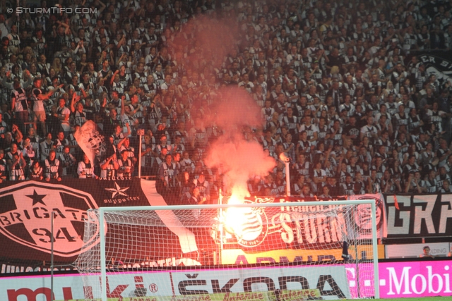 Sturm Graz - Innsbruck
Oesterreichische Fussball Bundesliga, 8. Runde, SK Sturm Graz - FC Wacker Innsbruck, Stadion Liebenau Graz, 15.09.2012. 

Foto zeigt Fans von Sturm
Schlüsselwörter: pyrotechnik