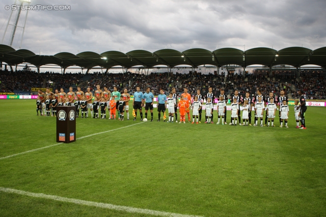 Sturm Graz - Innsbruck
Oesterreichische Fussball Bundesliga, 8. Runde, SK Sturm Graz - FC Wacker Innsbruck, Stadion Liebenau Graz, 15.09.2012. 

Foto zeigt Mannschaft von Wacker Innsbruck, das Schiedsrichterteam und die Mannschaft von Sturm
