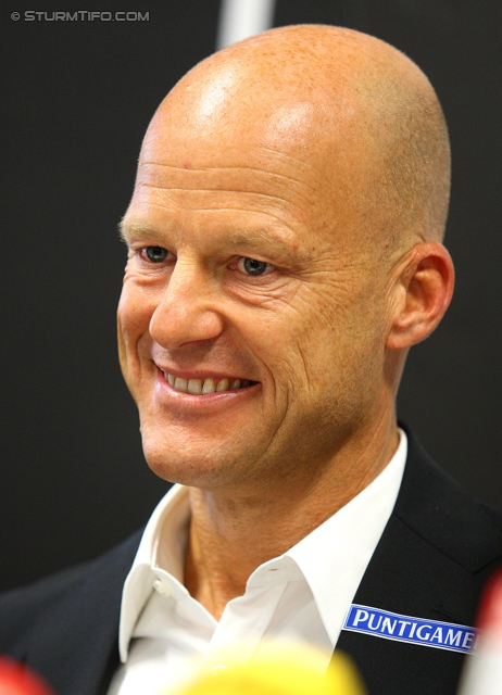 Pressekonferenz Sturm Graz
Oesterreichische Fussball Bundesliga, SK Sturm Graz Pressekonferenz, Trainingszentrum Messendorf, 19.09.2012.

Foto zeigt Gerhard Goldbrich (General Manager)
