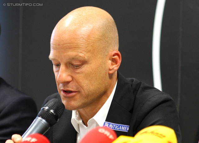 Pressekonferenz Sturm Graz
Oesterreichische Fussball Bundesliga, SK Sturm Graz Pressekonferenz, Trainingszentrum Messendorf, 19.09.2012.

Foto zeigt Gerhard Goldbrich (General Manager)
