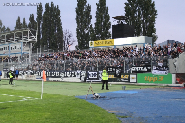 Wr. Neustadt - Sturm Graz
Oesterreichische Fussball Bundesliga, 9. Runde,  SC Wiener Neustadt - SK Sturm Graz,Stadion Wiener Neustadt, 22.05.2012. 

Foto zeigt Fans von Sturm
