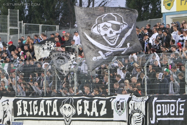 Wr. Neustadt - Sturm Graz
Oesterreichische Fussball Bundesliga, 9. Runde,  SC Wiener Neustadt - SK Sturm Graz,Stadion Wiener Neustadt, 22.05.2012. 

Foto zeigt Fans von Sturm
