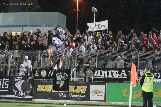 Wr. Neustadt - Sturm Graz
Oesterreichische Fussball Bundesliga, 9. Runde,  SC Wiener Neustadt - SK Sturm Graz,Stadion Wiener Neustadt, 22.05.2012. 

Foto zeigt Fans von Sturm
