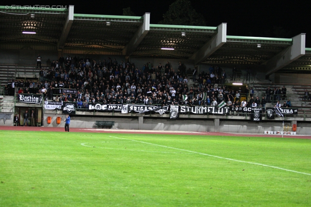 Schwechat - Sturm Graz
OEFB Cup, 2. Runde, SV Schwechat -  SK Sturm Graz, Rudolf Tonn Stadion Schwechat, 25.09.2012. 

Foto zeigt Fans von Sturm
