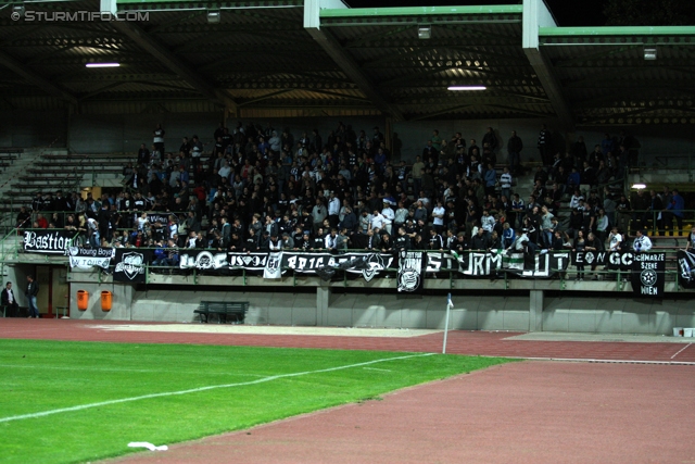 Schwechat - Sturm Graz
OEFB Cup, 2. Runde, SV Schwechat -  SK Sturm Graz, Rudolf Tonn Stadion Schwechat, 25.09.2012. 

Foto zeigt Fans von Sturm
