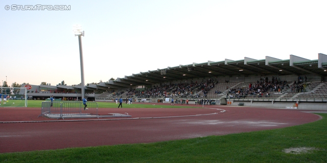 Schwechat - Sturm Graz
OEFB Cup, 2. Runde, SV Schwechat -  SK Sturm Graz, Rudolf Tonn Stadion Schwechat, 25.09.2012. 

Foto zeigt eine Innenansicht im Rudolf Tonn Stadion
