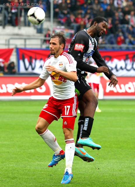 Salzburg - Sturm Graz
Oesterreichische Fussball Bundesliga, 10. Runde,  RB Salzburg - SK Sturm Graz, Stadion Wals-Siezenheim, 30.09.2012. 

Foto zeigt Andreas Ulmer (Salzburg) und Richard Sukuta-Pasu (Sturm)
Schlüsselwörter: kopfball