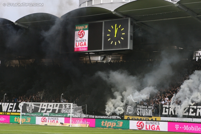 Sturm Graz - Austria Wien
Oesterreichische Fussball Bundesliga, 11. Runde, SK Sturm Graz - FK Austria Wien, Stadion Liebenau Graz, 07.10.2012. 

Foto zeigt Fans von Sturm mit einer Choreografie
Schlüsselwörter: pyrotechnik