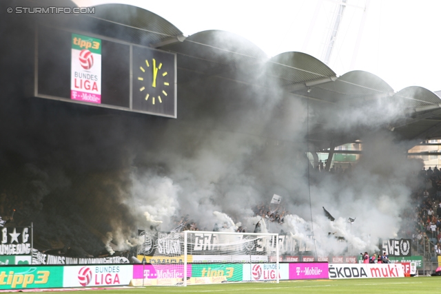 Sturm Graz - Austria Wien
Oesterreichische Fussball Bundesliga, 11. Runde, SK Sturm Graz - FK Austria Wien, Stadion Liebenau Graz, 07.10.2012. 

Foto zeigt Fans von Sturm mit einer Choreografie
Schlüsselwörter: pyrotechnik